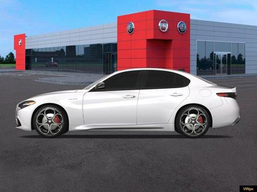 2025 Alfa Romeo Giulia Base