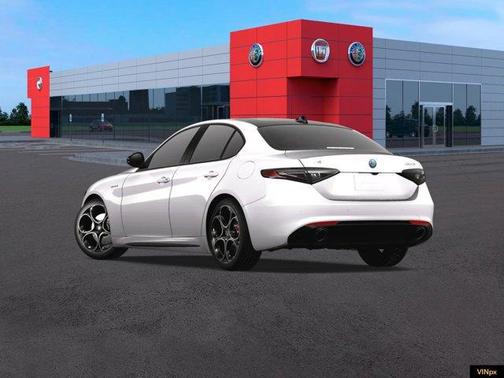2025 Alfa Romeo Giulia Base