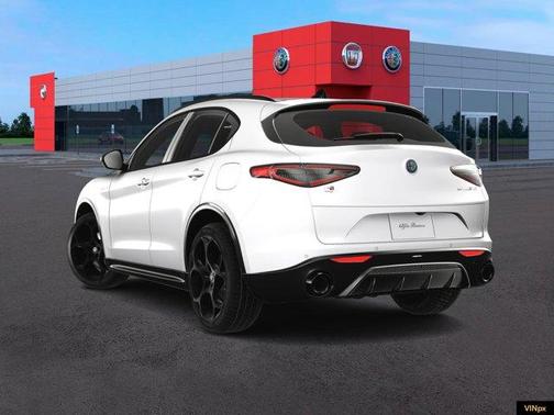 2025 Alfa Romeo Stelvio Base