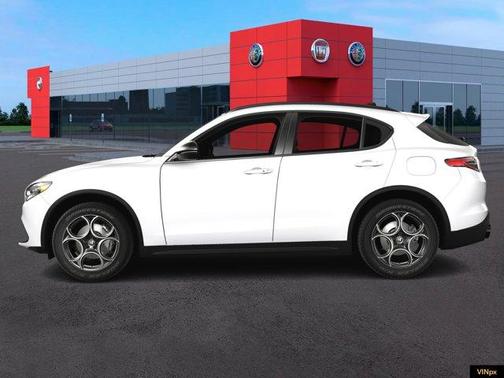 2025 Alfa Romeo Stelvio Base