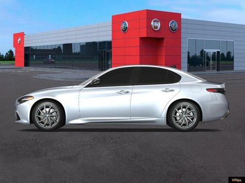 2025 Alfa Romeo Giulia Base