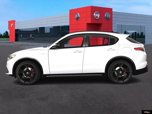 2025 Alfa Romeo Stelvio Base
