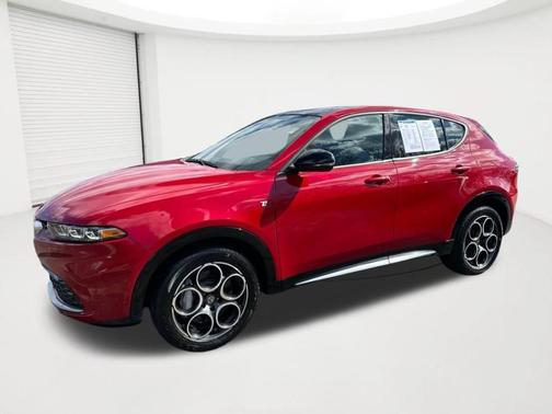 Rosso 2024 Alfa Romeo Tonale Ti