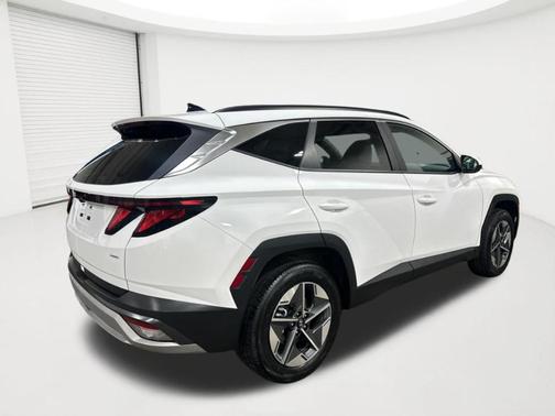 White Pearl 2025 Hyundai TUCSON SEL