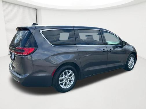 Granite Crystal Clearcoat Metallic 2023 Chrysler Pacifica Touring-L