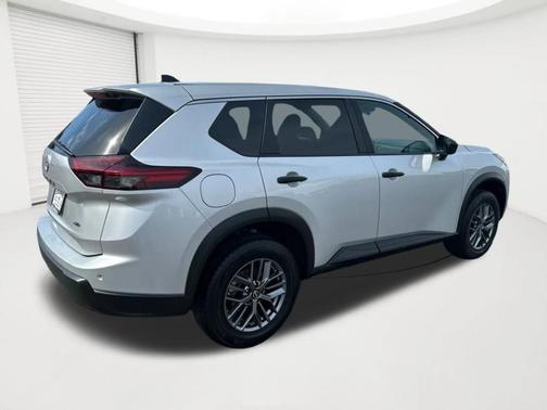Brilliant Silver Metallic 2024 Nissan Rogue S