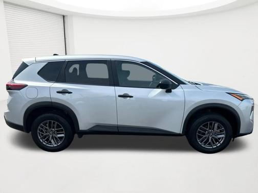 Brilliant Silver Metallic 2024 Nissan Rogue S