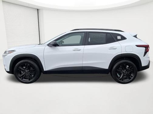 Summit White 2026 Chevrolet Trax ACTIV