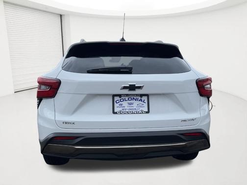 Summit White 2026 Chevrolet Trax ACTIV