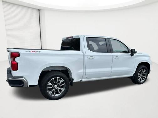 Summit White 2022 Chevrolet Silverado 1500 LT