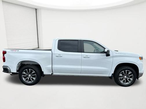 Summit White 2022 Chevrolet Silverado 1500 LT
