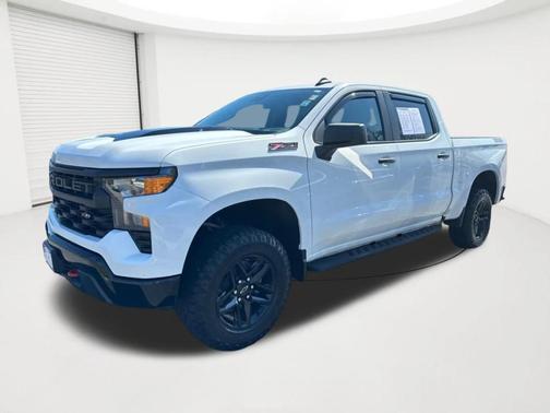 Summit White 2023 Chevrolet Silverado 1500 Custom Trail Boss