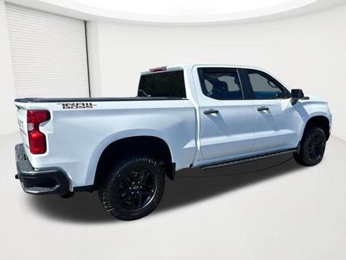 Summit White 2023 Chevrolet Silverado 1500 Custom Trail Boss