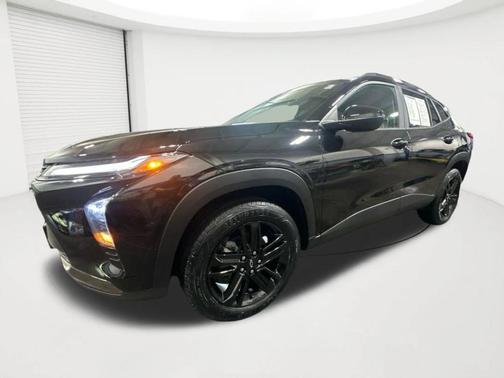Mosaic Black Metallic 2025 Chevrolet Trax ACTIV