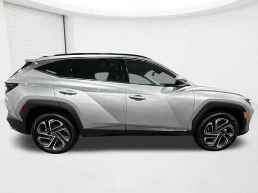Shimmering Silver 2025 Hyundai TUCSON Limited