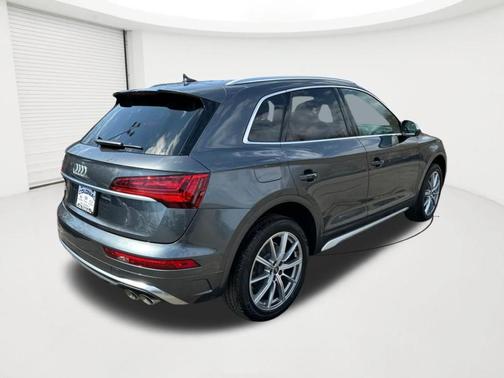 Daytona Gray Pearl Effect 2023 Audi SQ5 3.0T Premium Plus