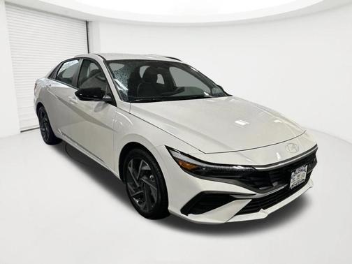 White 2025 Hyundai ELANTRA SEL Sport
