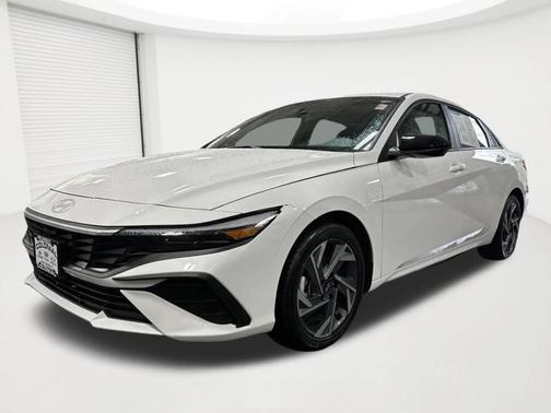 White 2025 Hyundai ELANTRA SEL Sport