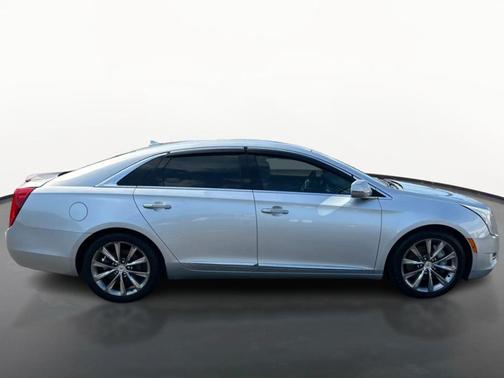 Radiant Silver Metallic 2013 Cadillac XTS Luxury