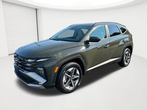 Green 2025 Hyundai TUCSON SEL