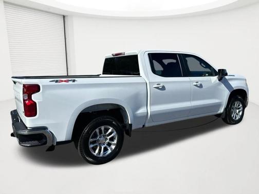 Summit White 2023 Chevrolet Silverado 1500 LT