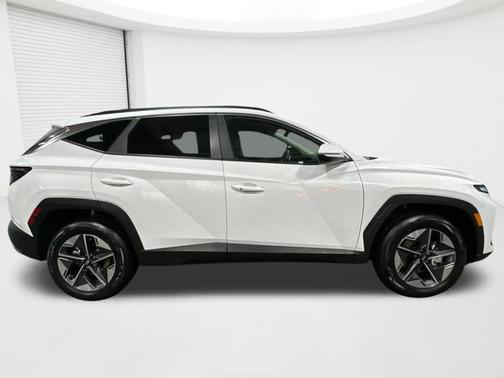 Pearl 2026 Hyundai TUCSON Hybrid SEL Convenience