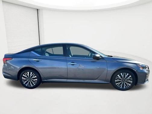 Gun Metallic 2024 Nissan Altima 2.5 SV