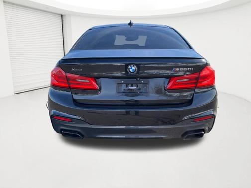 Black Sapphire Metallic 2020 BMW M550 i xDrive