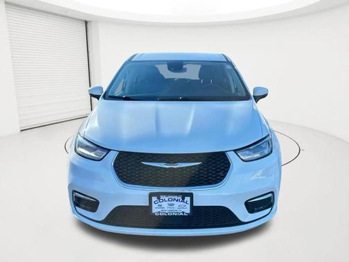 Bright White Clearcoat 2023 Chrysler Pacifica Touring-L