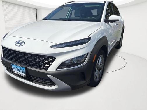 Lunar White 2023 Hyundai KONA SEL