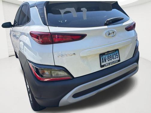 Lunar White 2023 Hyundai KONA SEL