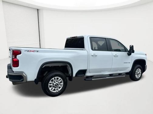 Summit White 2025 Chevrolet Silverado 2500 LT