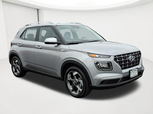 Shimmering Silver 2025 Hyundai VENUE SEL