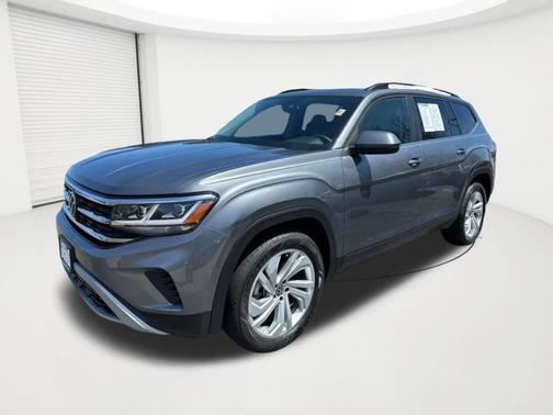 Platinum Gray Metallic 2022 Volkswagen Atlas 2.0T SE