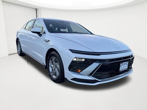 White 2025 Hyundai SONATA SE