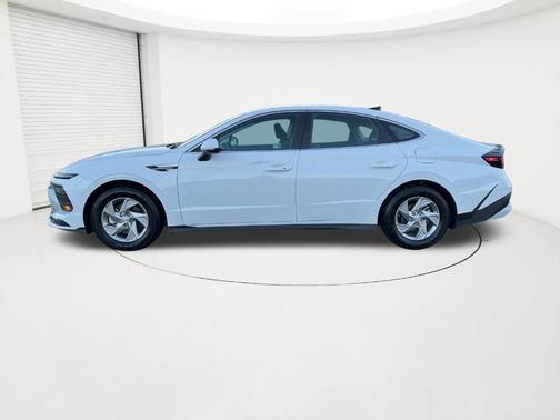White 2025 Hyundai SONATA SE