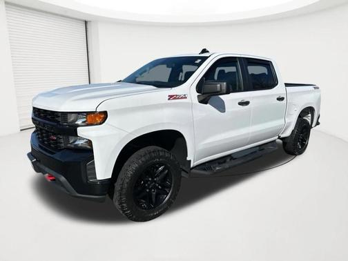 Summit White 2021 Chevrolet Silverado 1500 Custom Trail Boss
