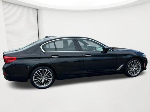 Black Sapphire Metallic 2017 BMW 540 i xDrive