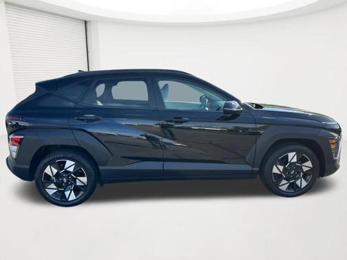 Abyss Black Pearl 2024 Hyundai KONA SEL