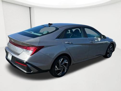Metal 2024 Hyundai ELANTRA SEL