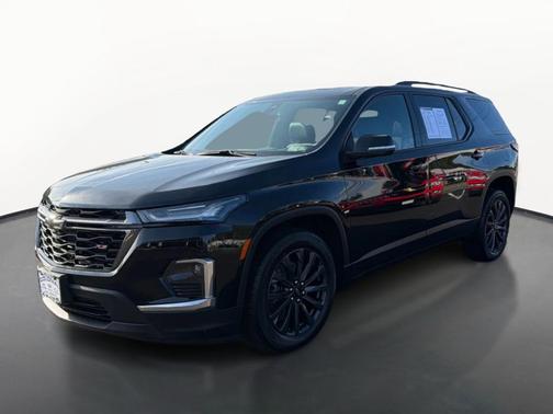 Mosaic Black Metallic 2023 Chevrolet Traverse RS