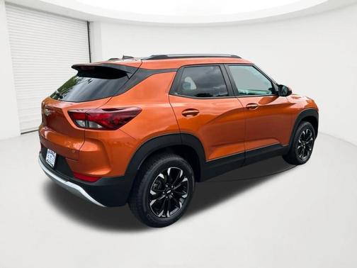 Vivid Orange Metallic 2022 Chevrolet Trailblazer LT