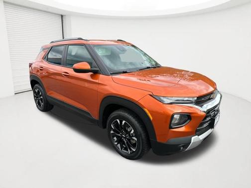 Vivid Orange Metallic 2022 Chevrolet Trailblazer LT