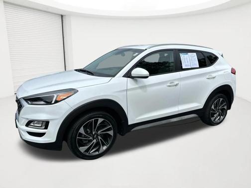 Cream White Pearl 2020 Hyundai TUCSON Sport