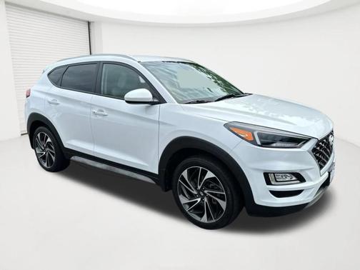 Cream White Pearl 2020 Hyundai TUCSON Sport