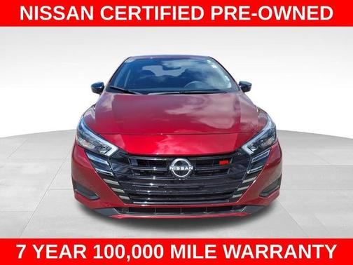 Scarlet Ember 2025 Nissan Versa 1.6 SR
