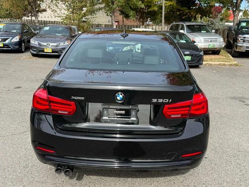 2018 BMW 330 xDrive