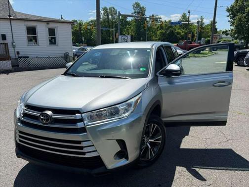 2019 Toyota Highlander LE I4