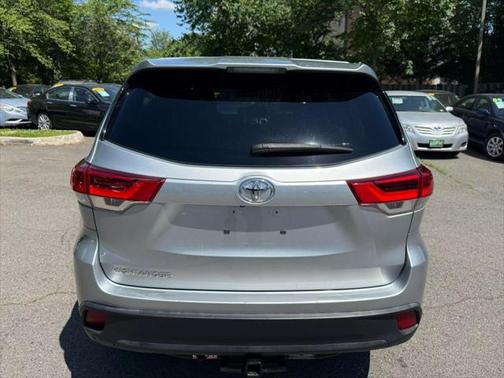 2019 Toyota Highlander LE I4