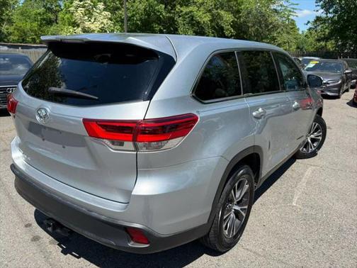 2019 Toyota Highlander LE I4